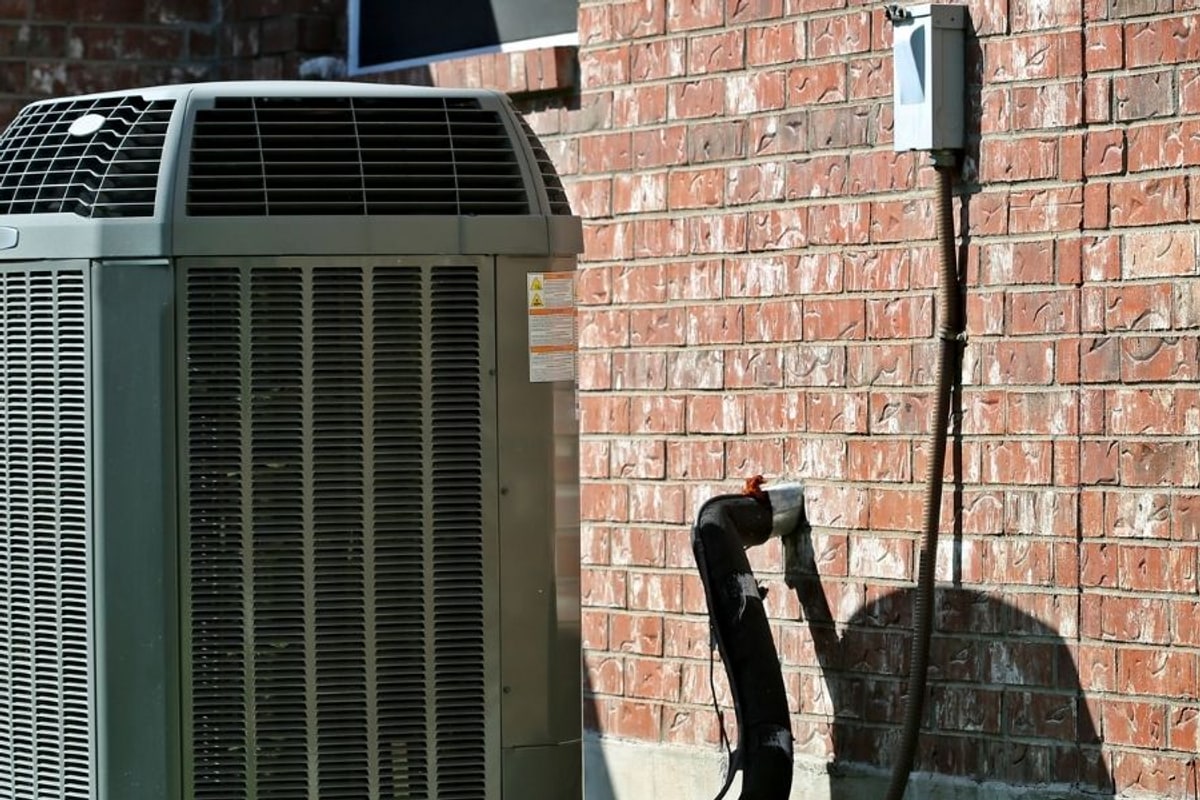 How To Fix a Noisy AC Unit in Tucson: Troubleshooting Guide
