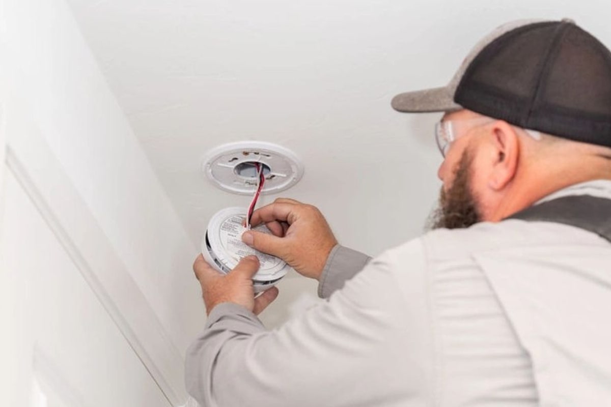 Carbon Monoxide and Smoke Detector Replacement Guide: What Tucson Homeowners Need To Know