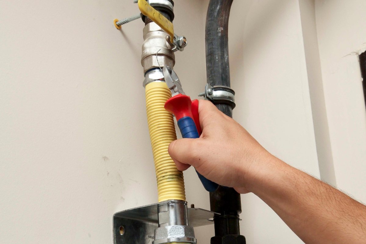 Emergency gas line repair at a shutoff valve in Tucson